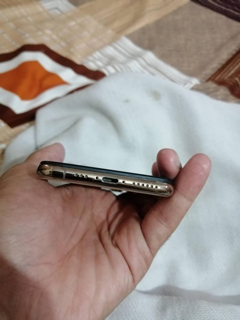 Apple iPhone XS 0