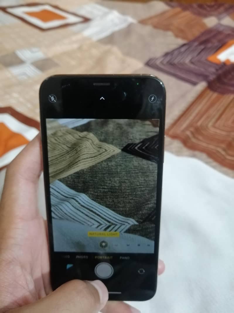 Apple iPhone XS 5