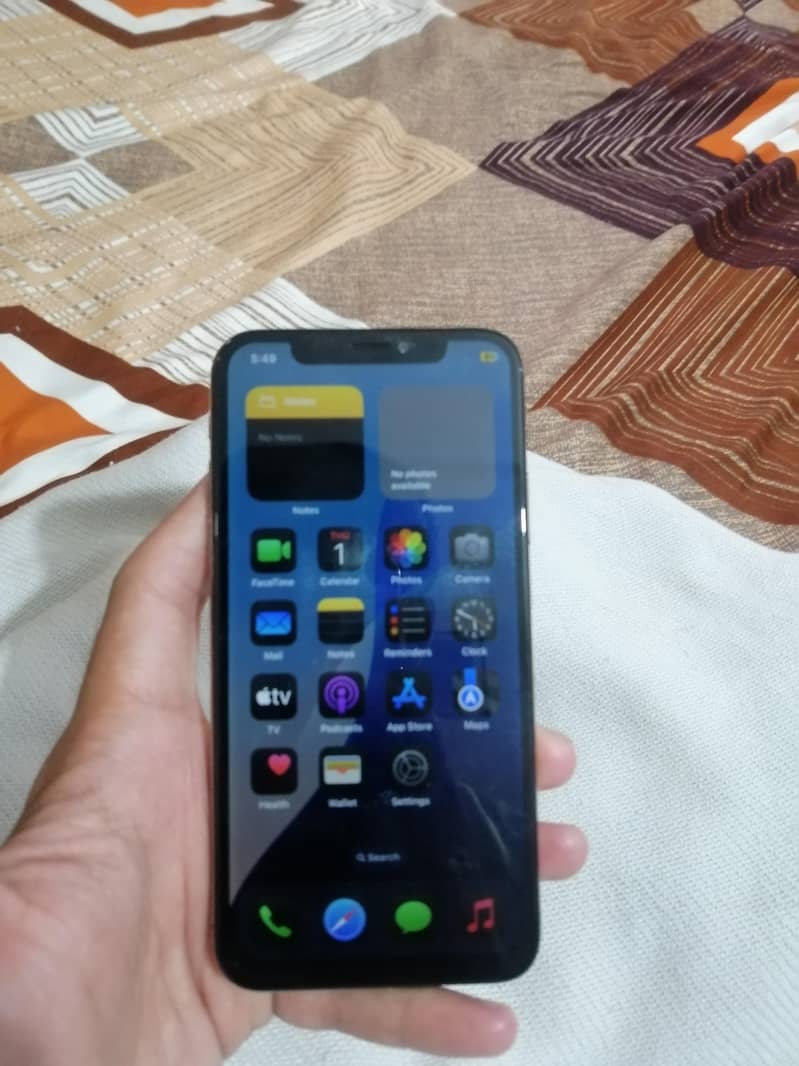 Apple iPhone XS 6