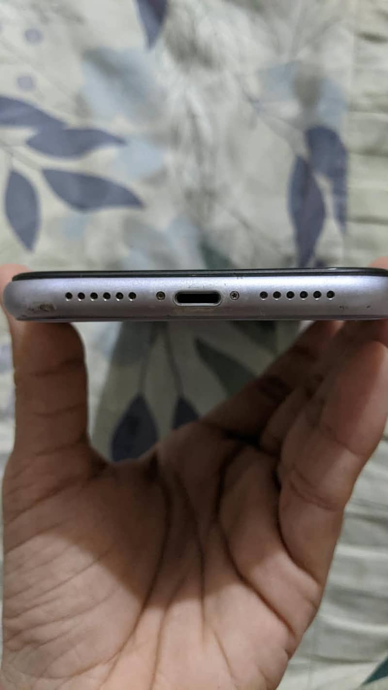 Apple iPhone 11 5