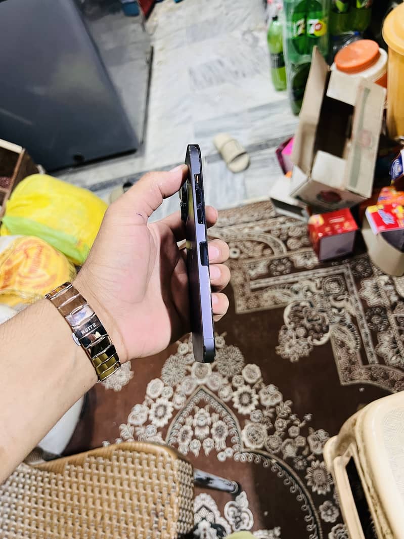 Apple iPhone 13 Pro Max 8