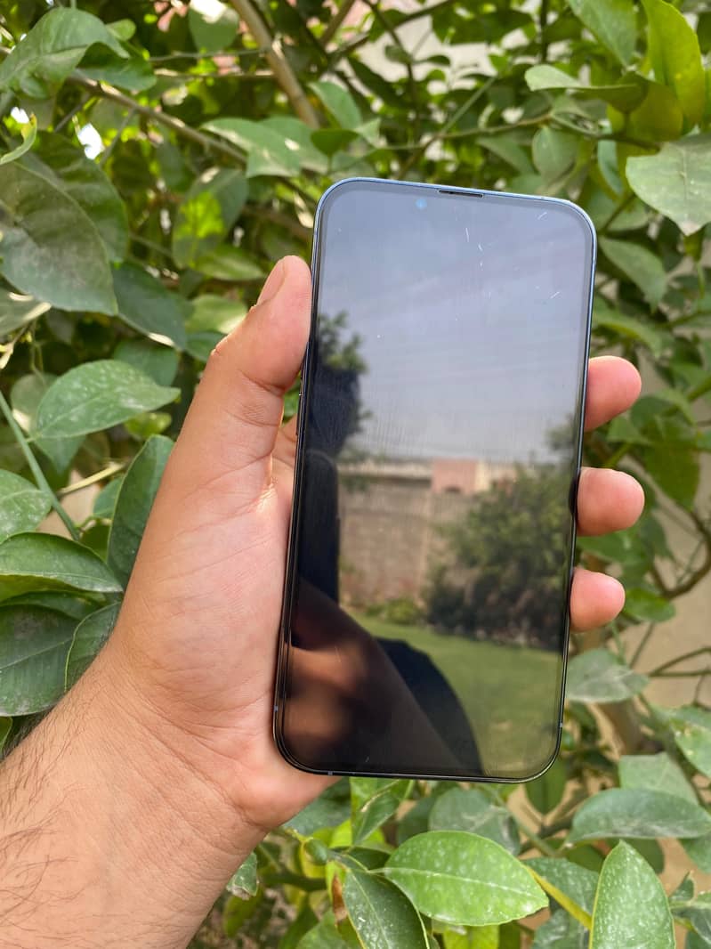 Apple iPhone 13 Pro 2