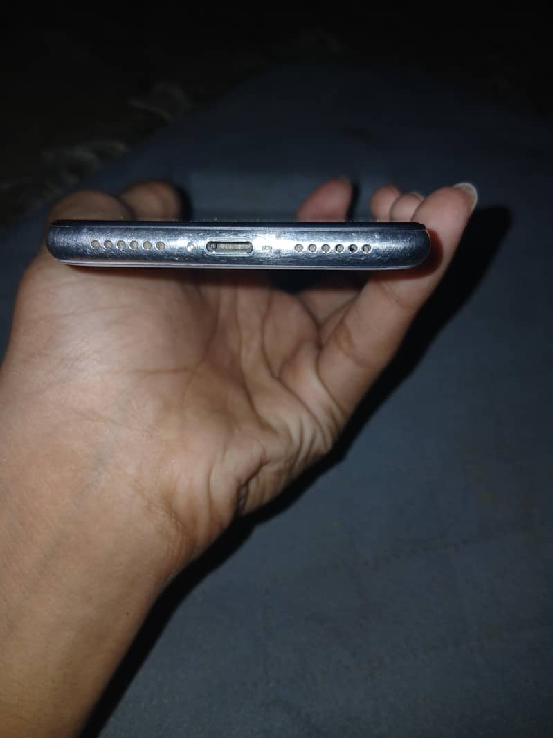 Apple iPhone X 3