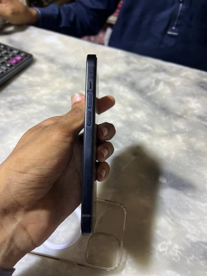 Apple iPhone 15 3