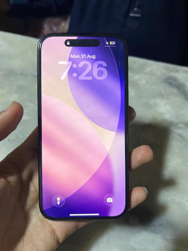 Apple iPhone 15 8
