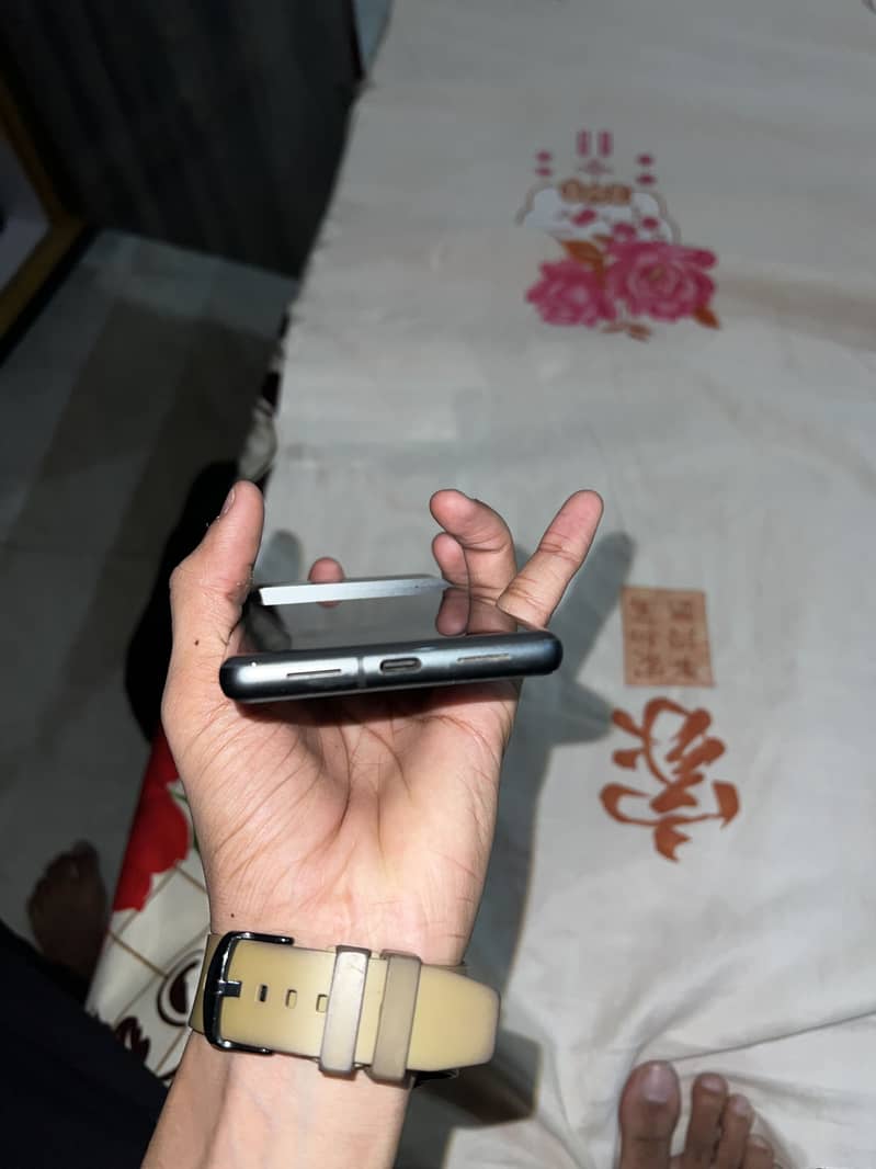 Google Pixel 7 4