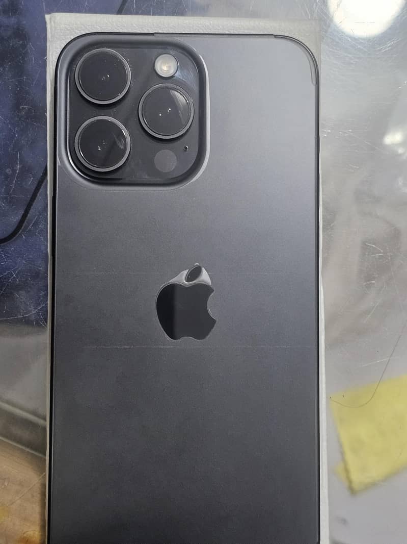 Apple iPhone 15 Pro Max 1
