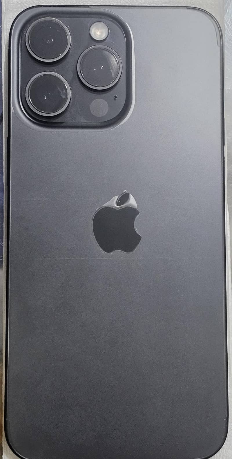 Apple iPhone 15 Pro Max 2
