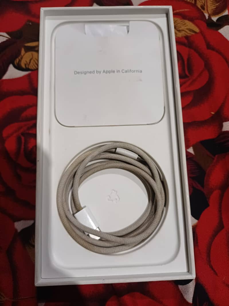 iphone 15 pro max original cable 1