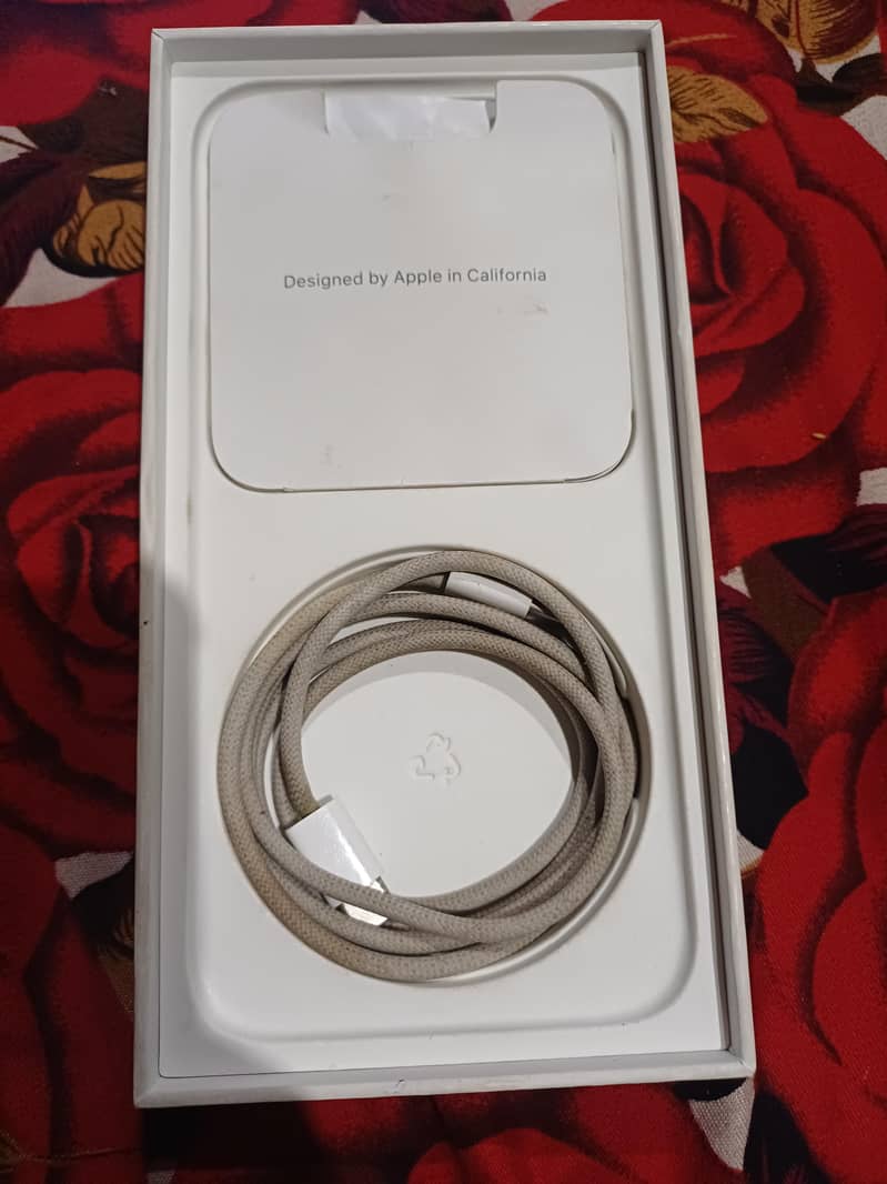 iphone 15 pro max original cable 2