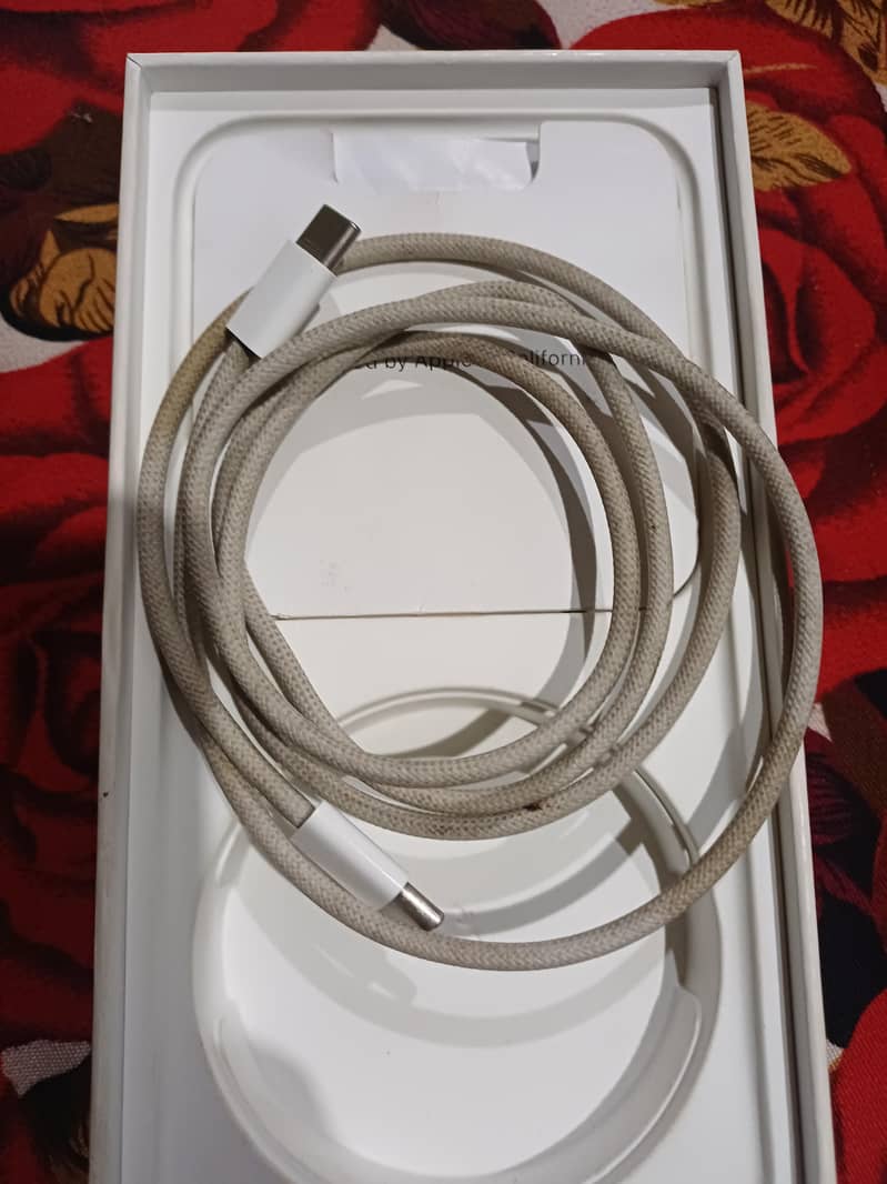 iphone 15 pro max original cable 4