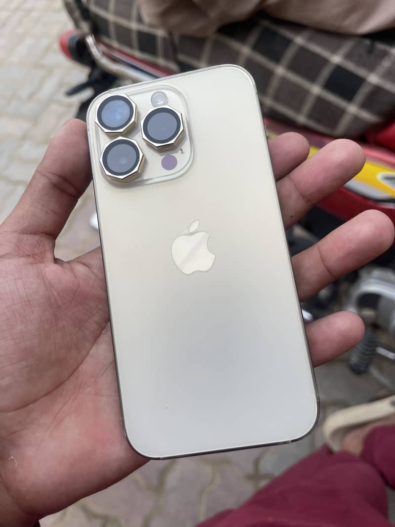 Apple iPhone 14 Pro 2