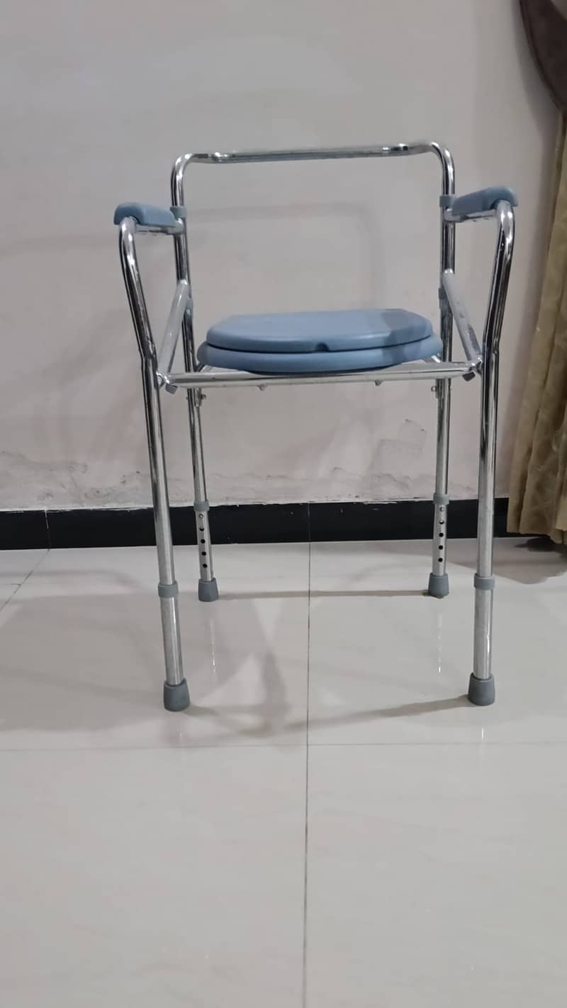 Foldable Commode chair 2