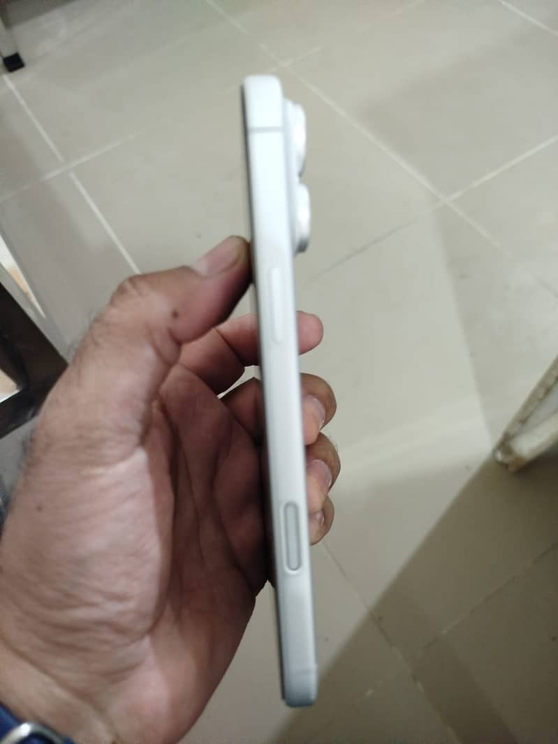 Apple iPhone 17 Pro Max 4