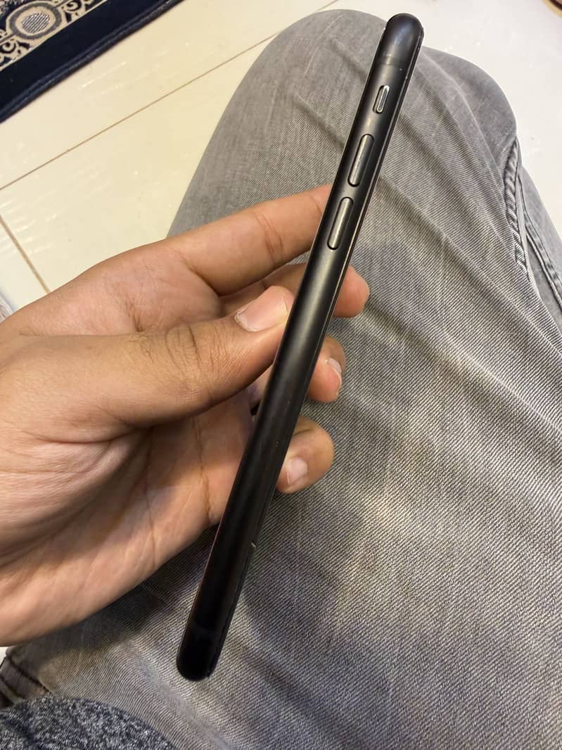 Apple iPhone XR 1