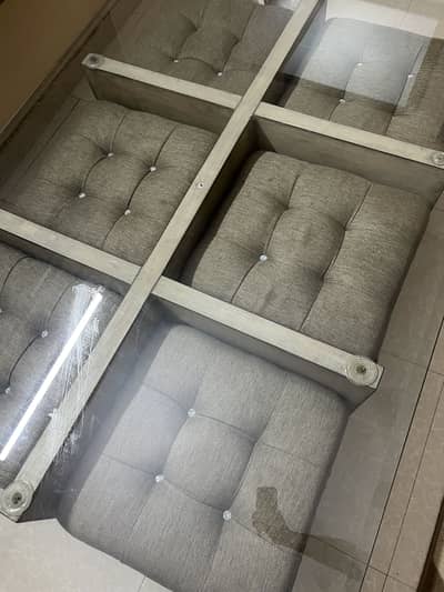 Dining table with 6 sofas