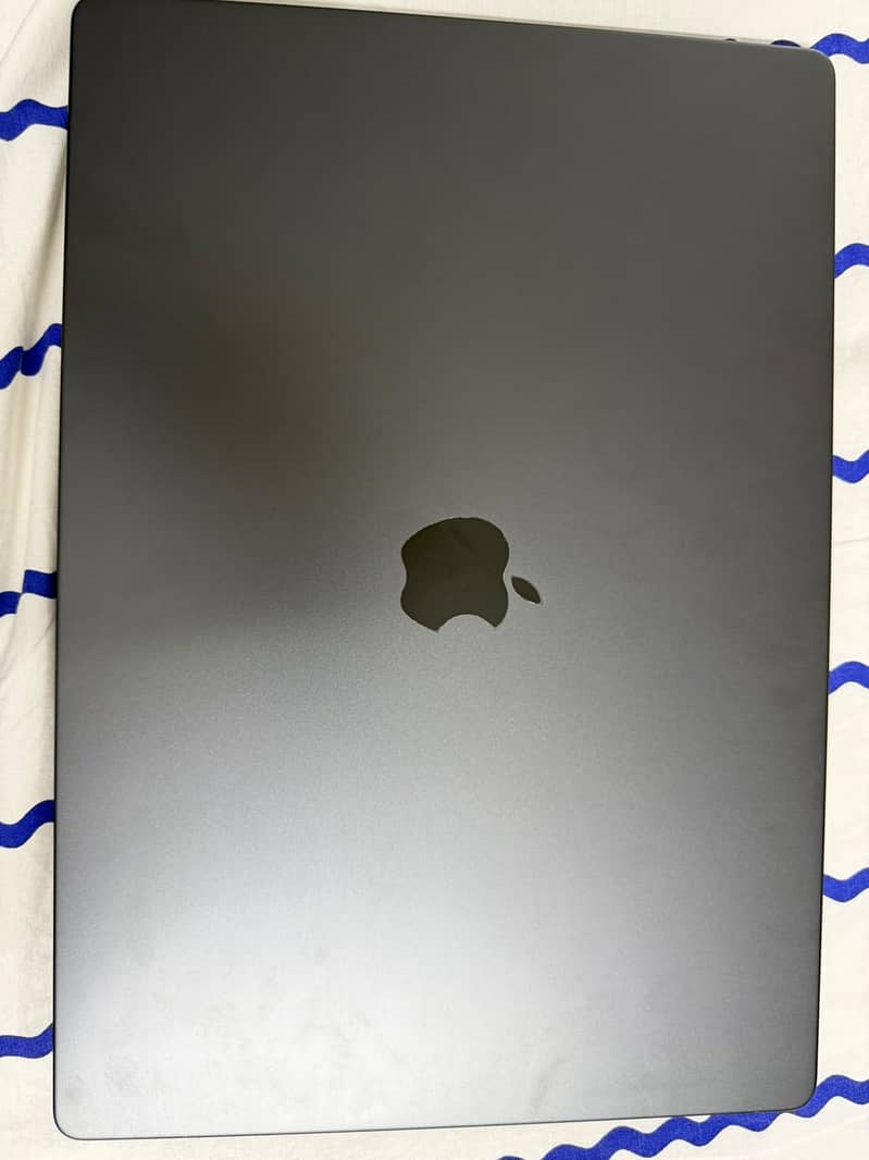 Apple macbook M3 pro 2
