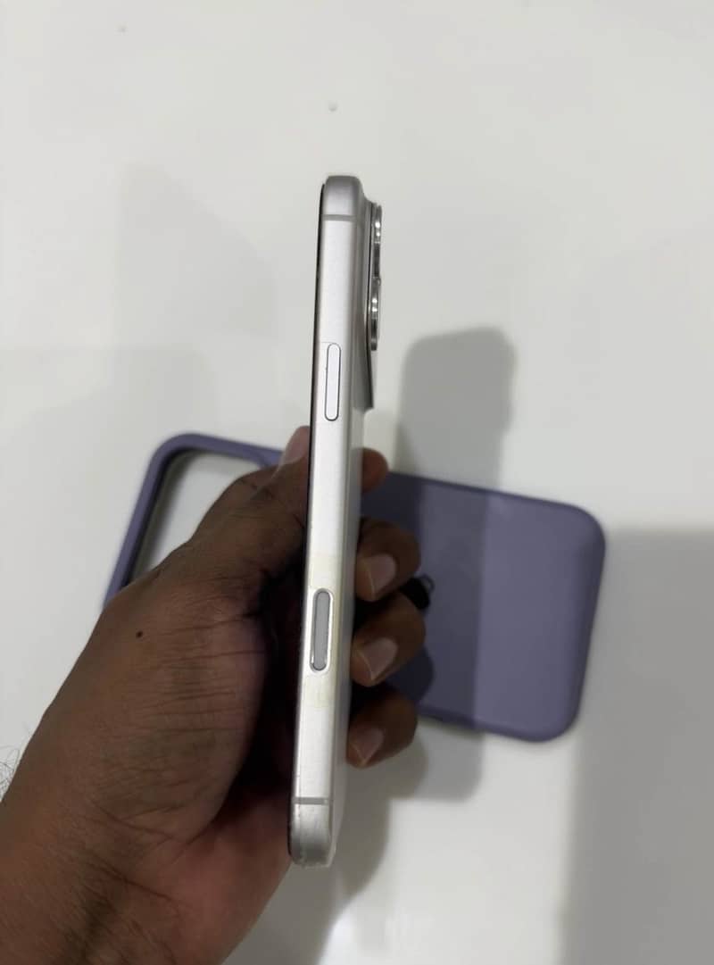 Apple iPhone 17 Pro Max 1