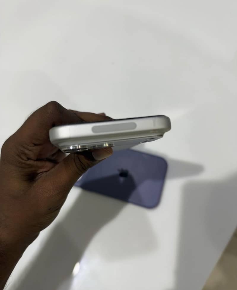 Apple iPhone 17 Pro Max 2