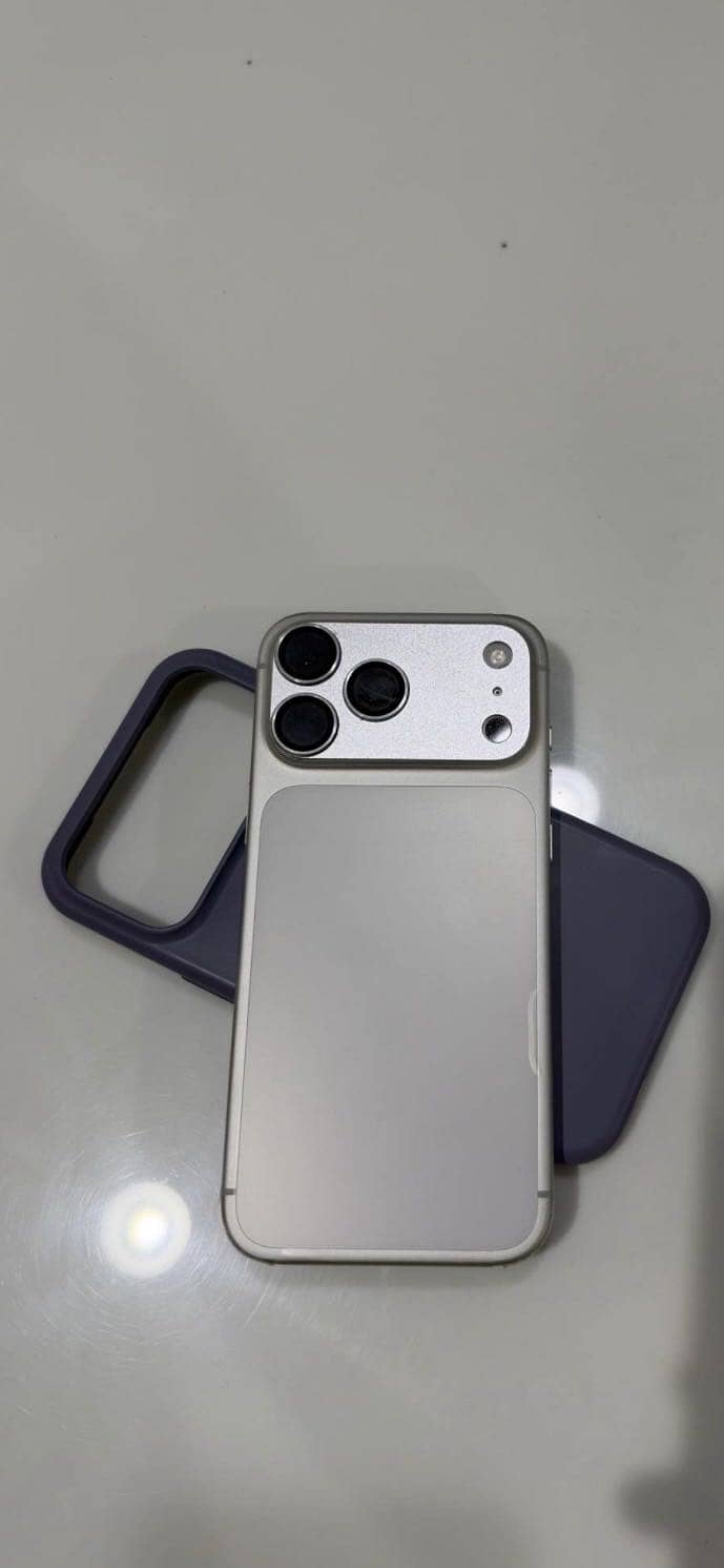 Apple iPhone 17 Pro Max 3