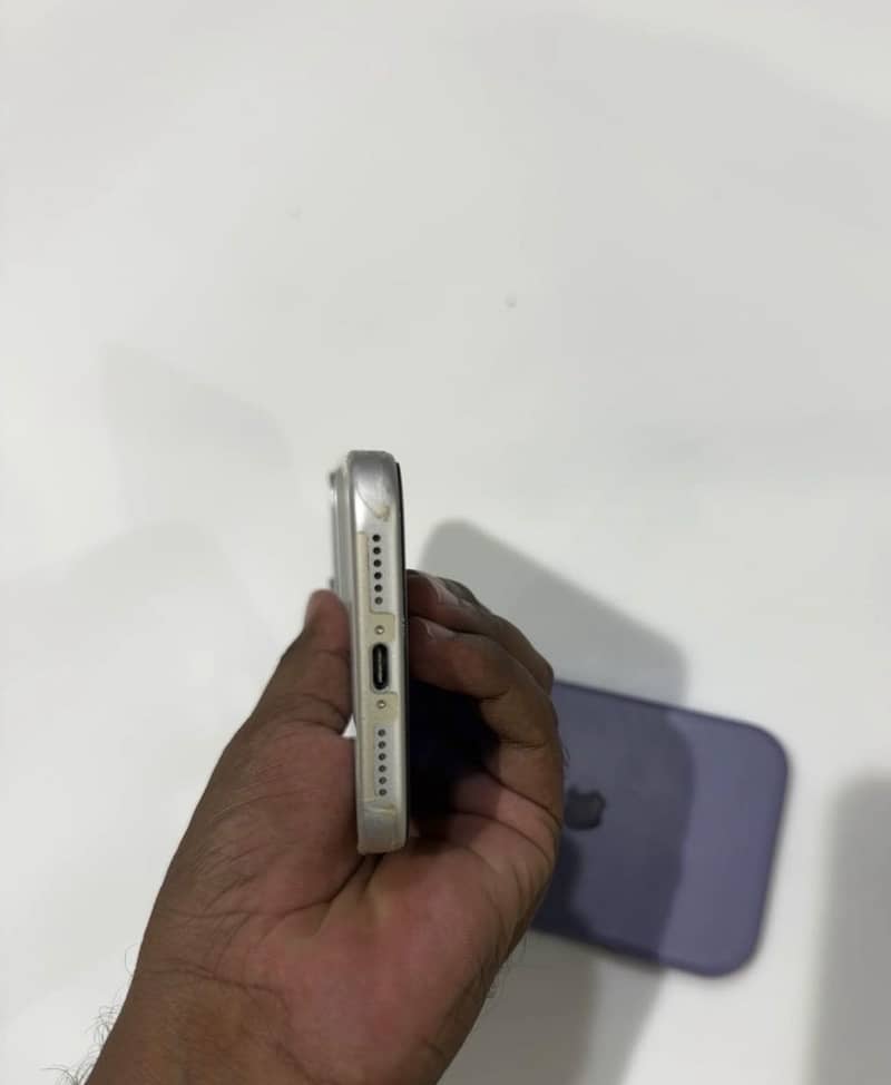 Apple iPhone 17 Pro Max 4