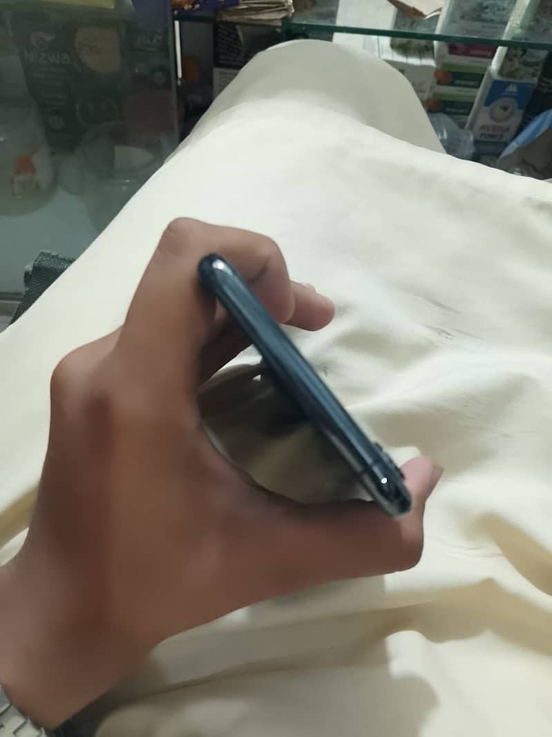 Apple iPhone XS Max 2