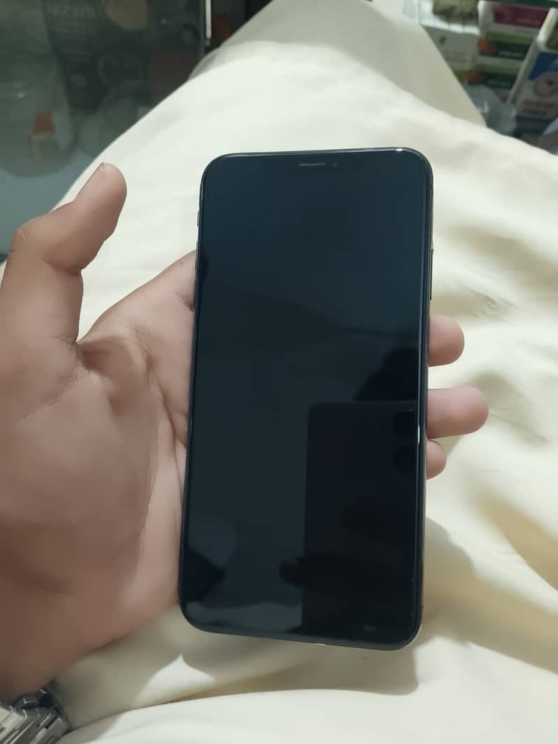 Apple iPhone XS Max 5