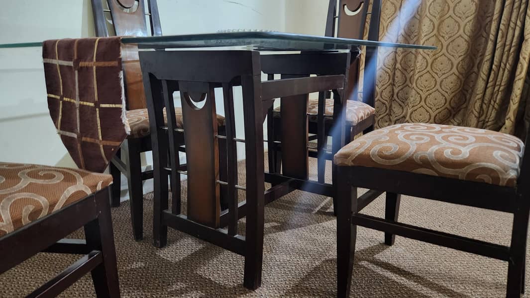 4 seater dining table 2