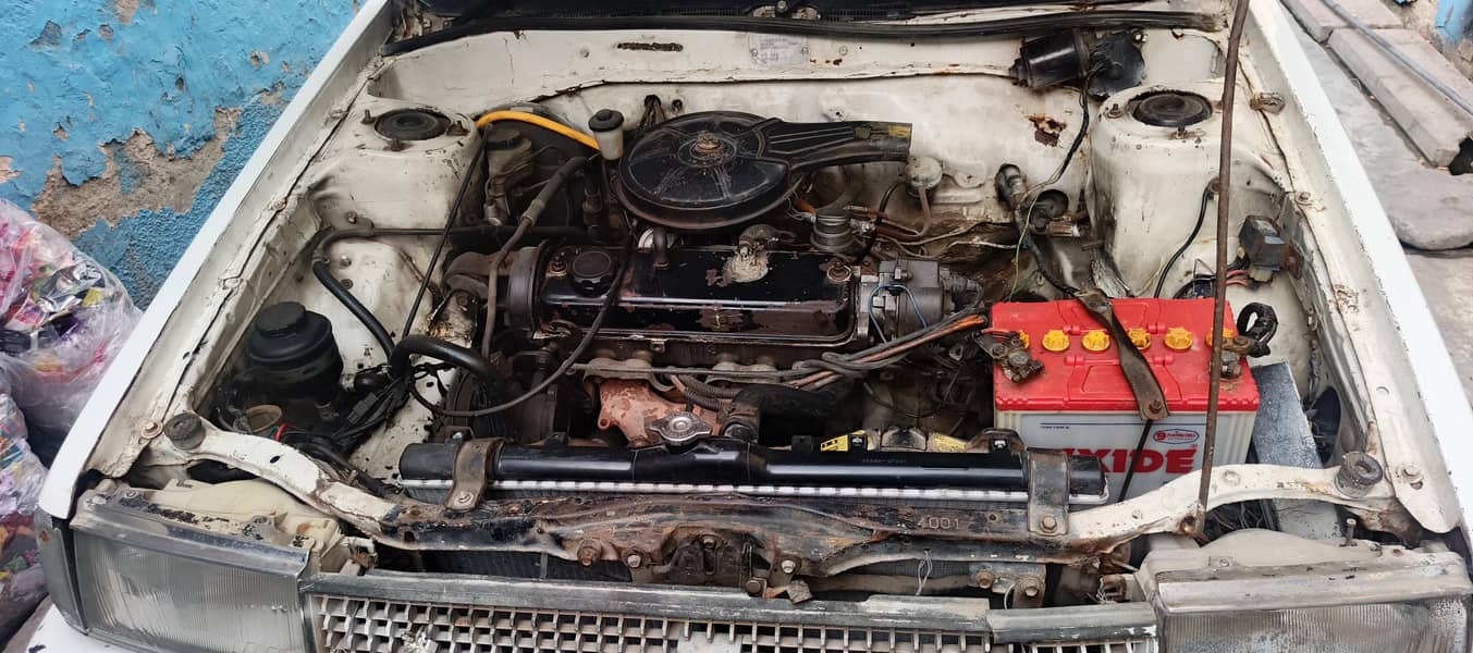 Toyota Corolla 86 model - Cars - 1120424389