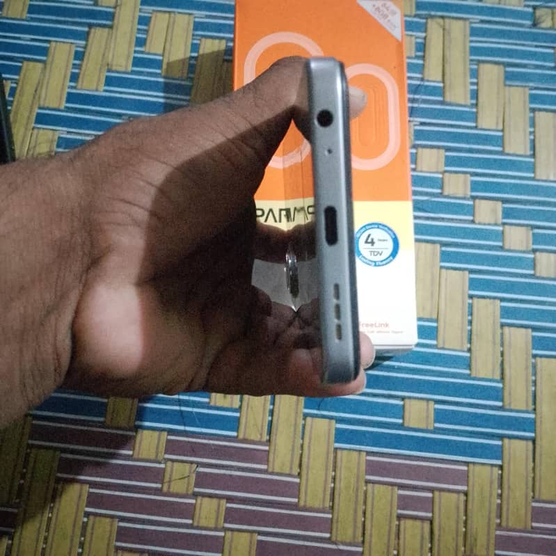 Tecno Spark Go 2