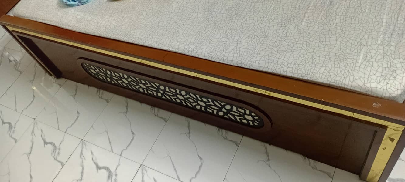 bed set good condition 0