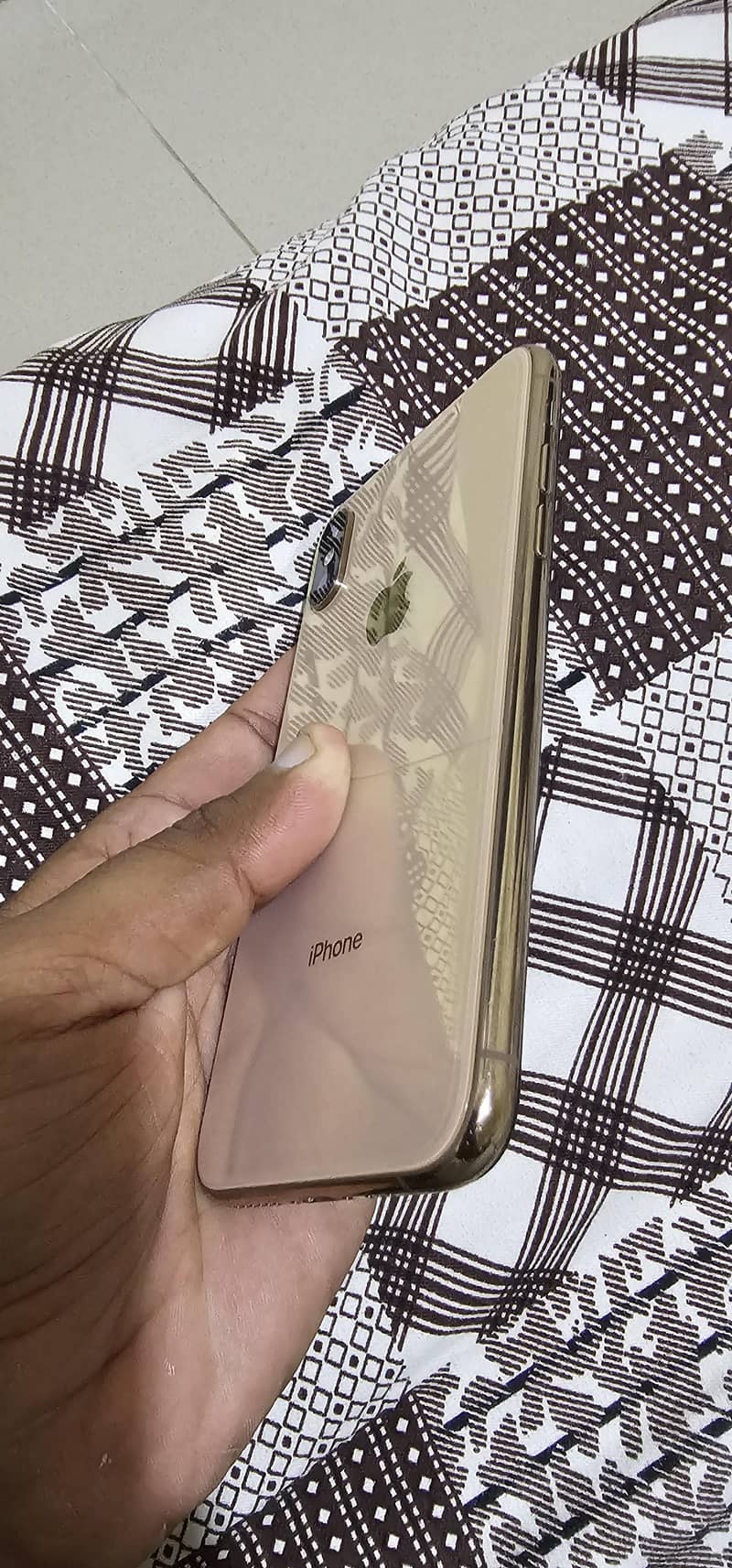 Apple iPhone XS 1