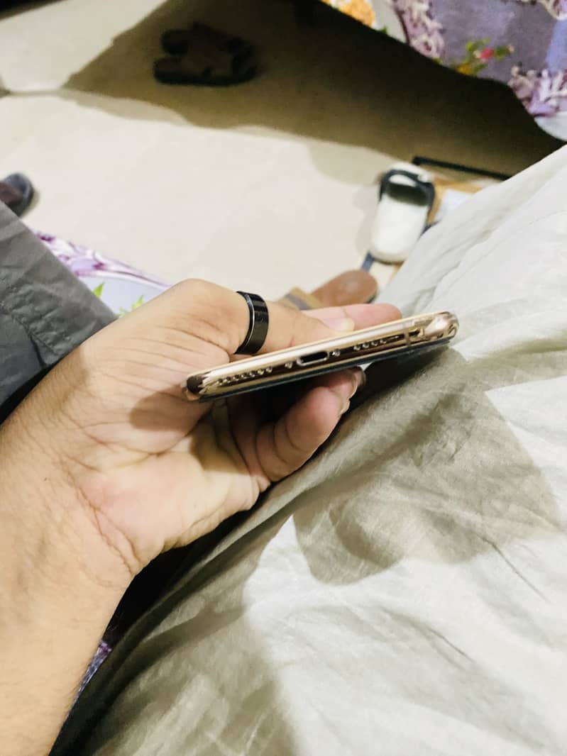Apple iPhone 11 Pro Max 0