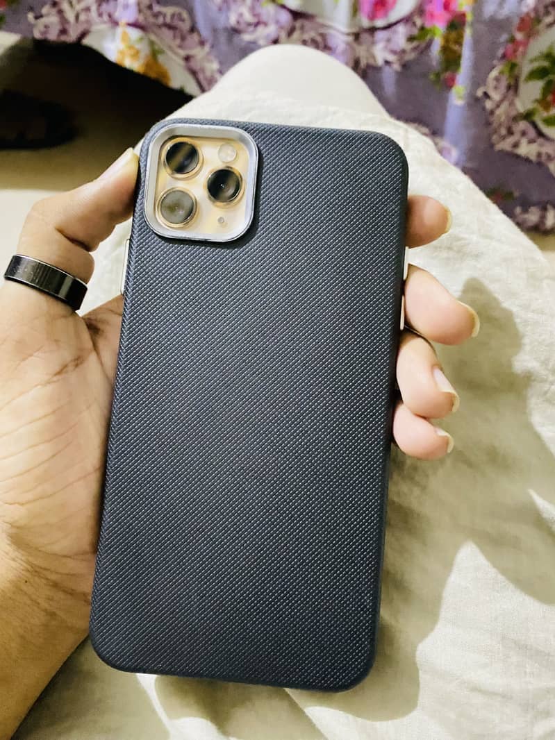 Apple iPhone 11 Pro Max 9