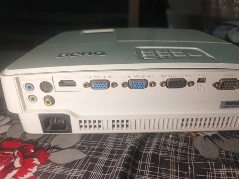 projector BENQ 2