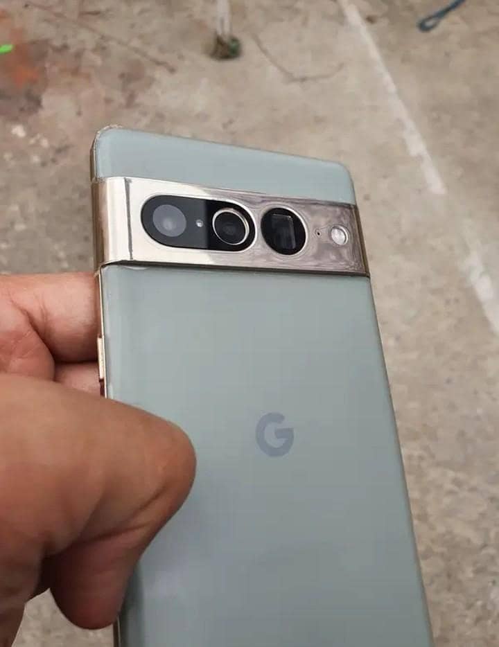 Google Pixel 7 Pro 12