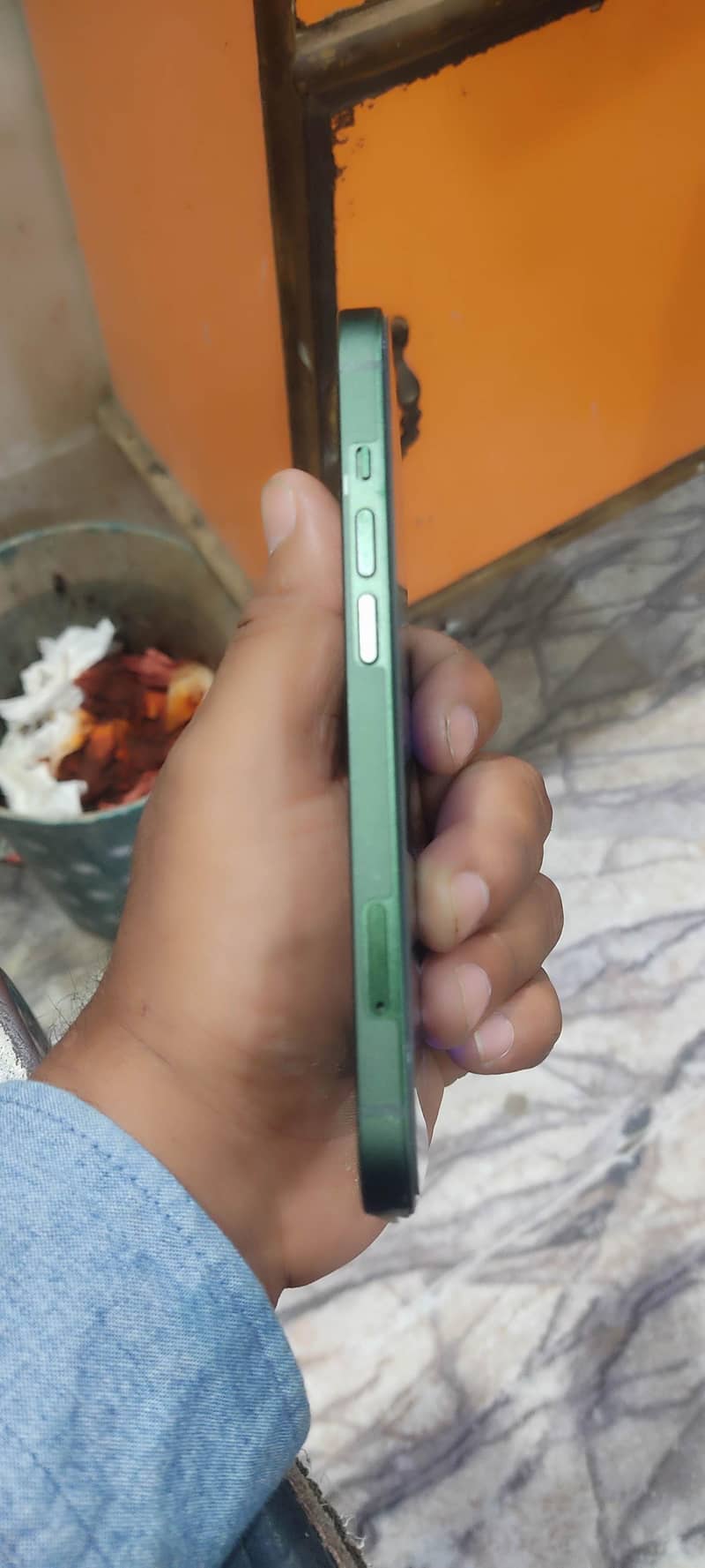 Apple iPhone 13 2