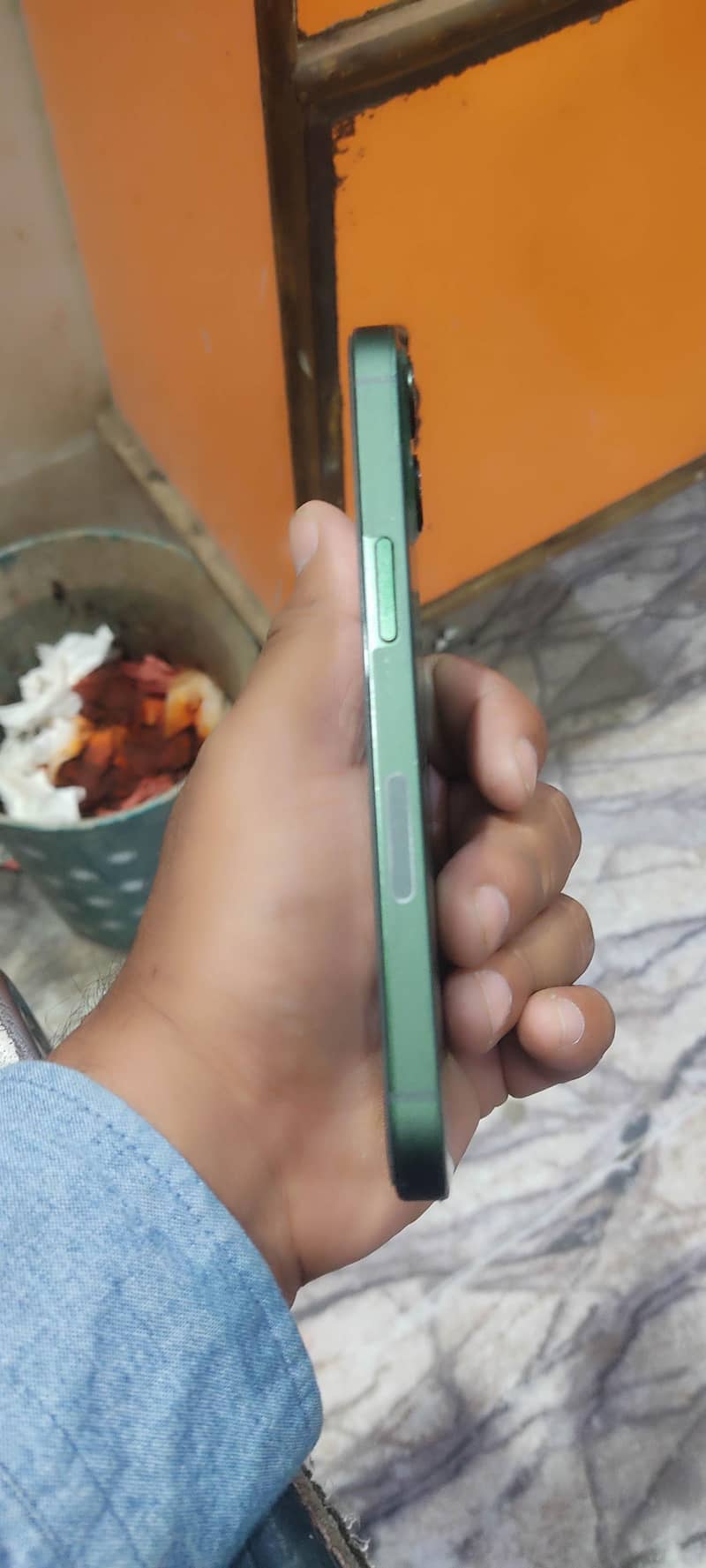 Apple iPhone 13 6