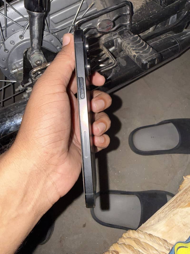 Apple iPhone 14 Pro Max 3
