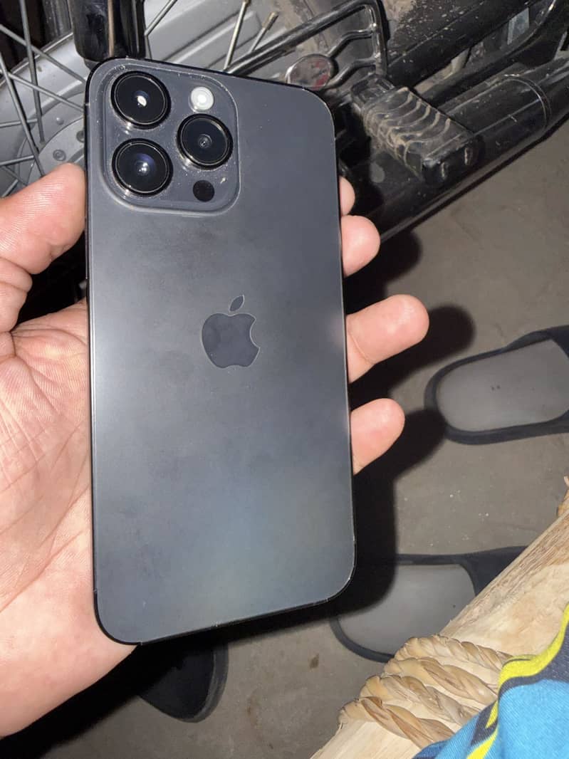 Apple iPhone 14 Pro Max 4