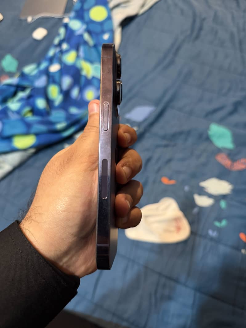 Apple iPhone 14 Pro 2