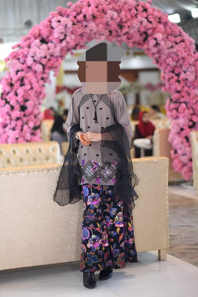 Used once Elegant Grey & Black Embroidered Party Wear Suit (3-Piece) –