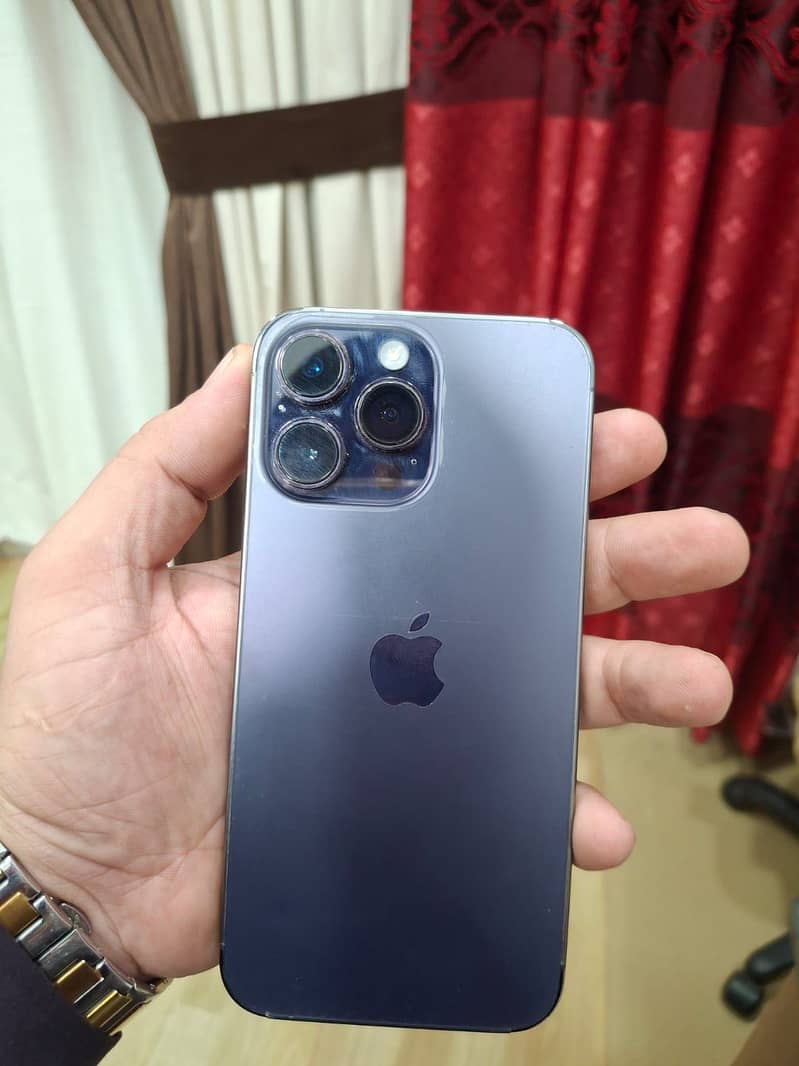 Apple iPhone 14 Pro Max 1