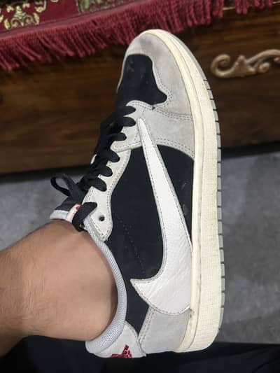 Air jordan 1's (Travis scott) slightly used condition