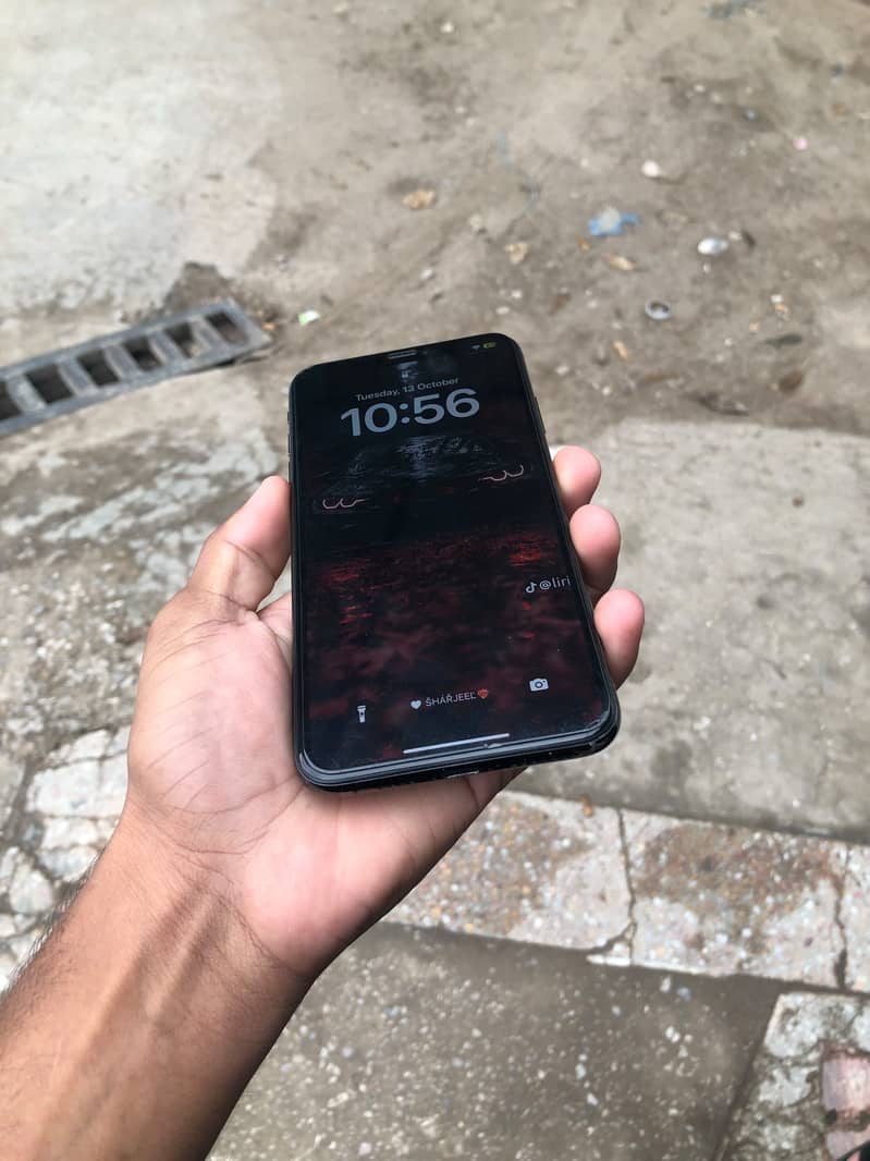 Apple iPhone XS Max 0