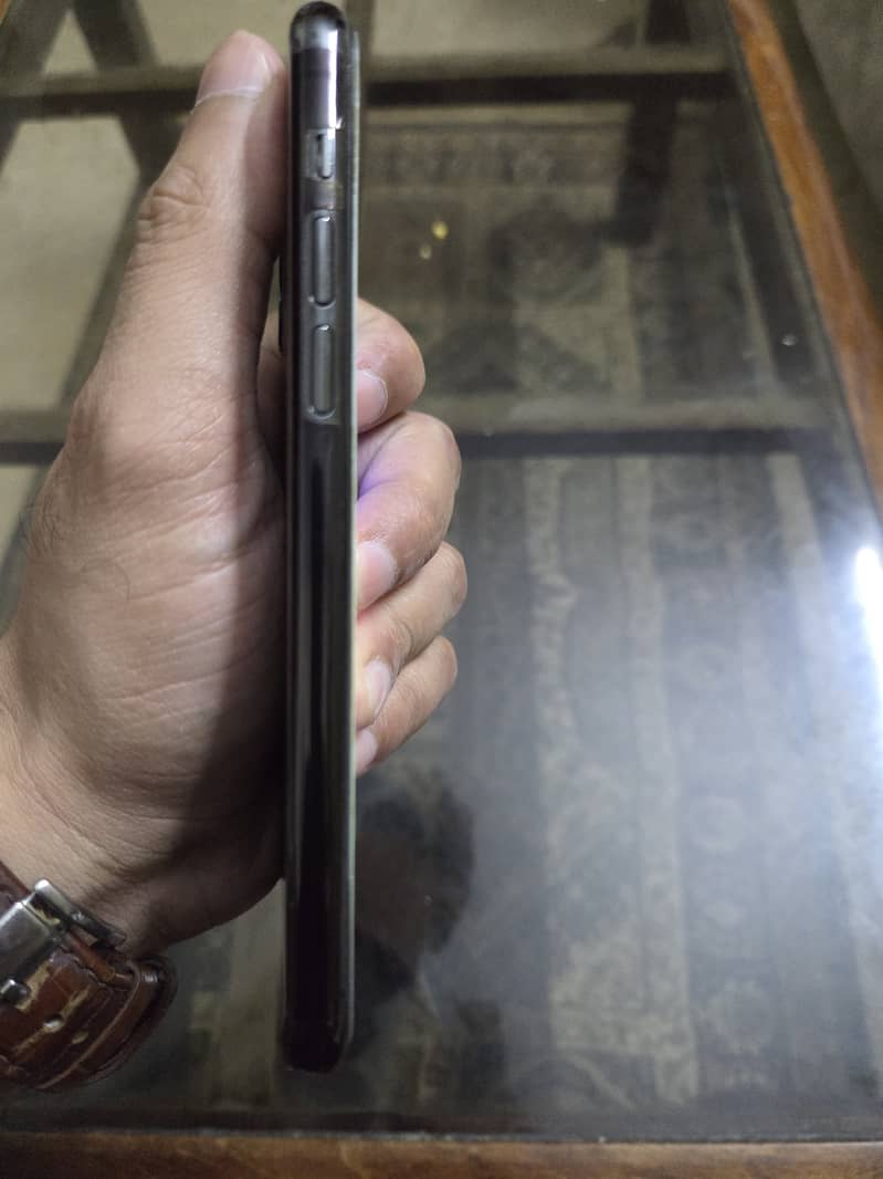 Apple iPhone 11 Pro 6