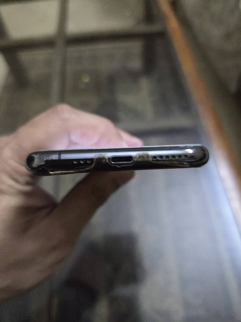Apple iPhone 11 Pro 7