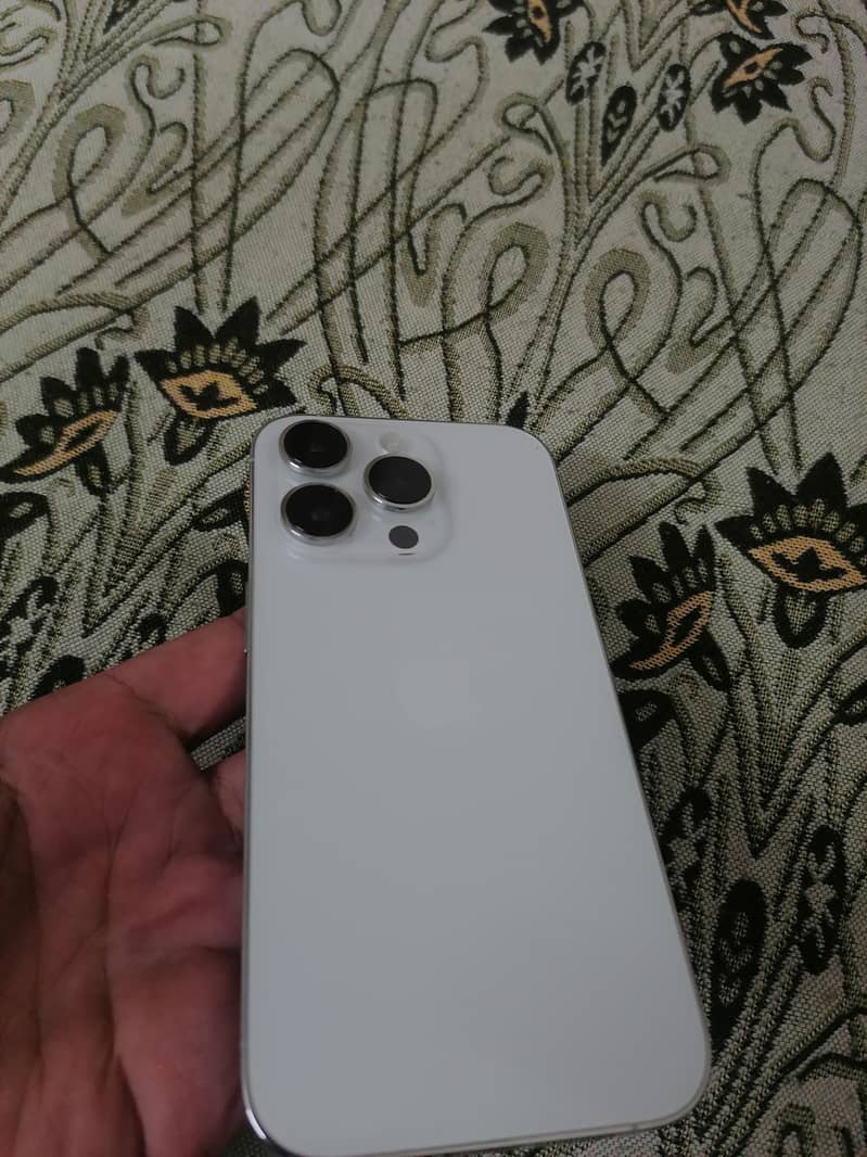 Apple iPhone 14 Pro 1