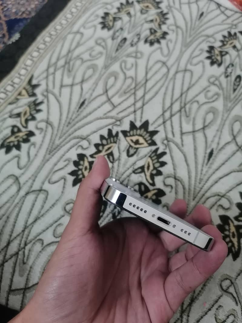 Apple iPhone 14 Pro 3