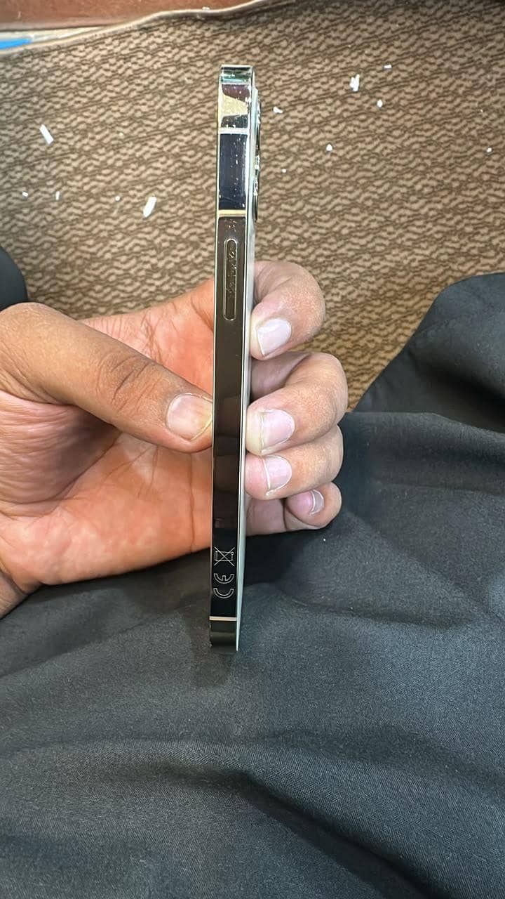Apple iPhone 12 Pro 1